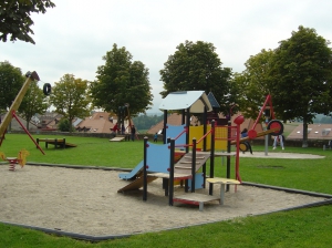 La place de jeux sur l'esplanade du château