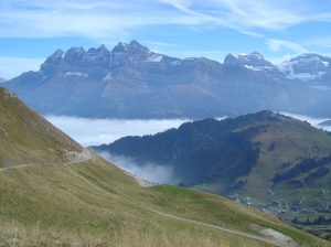 La mer de brouillard dans le Val d'Illiez, et au fond les Dents du Midi