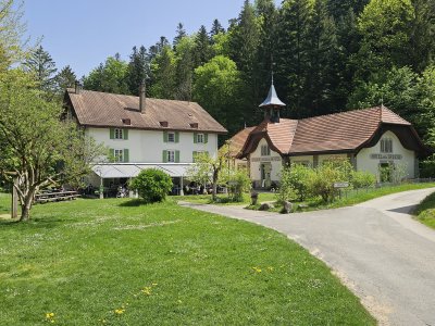 <p>L'auberge de la Truite, à Champ-du-Moulin</p>