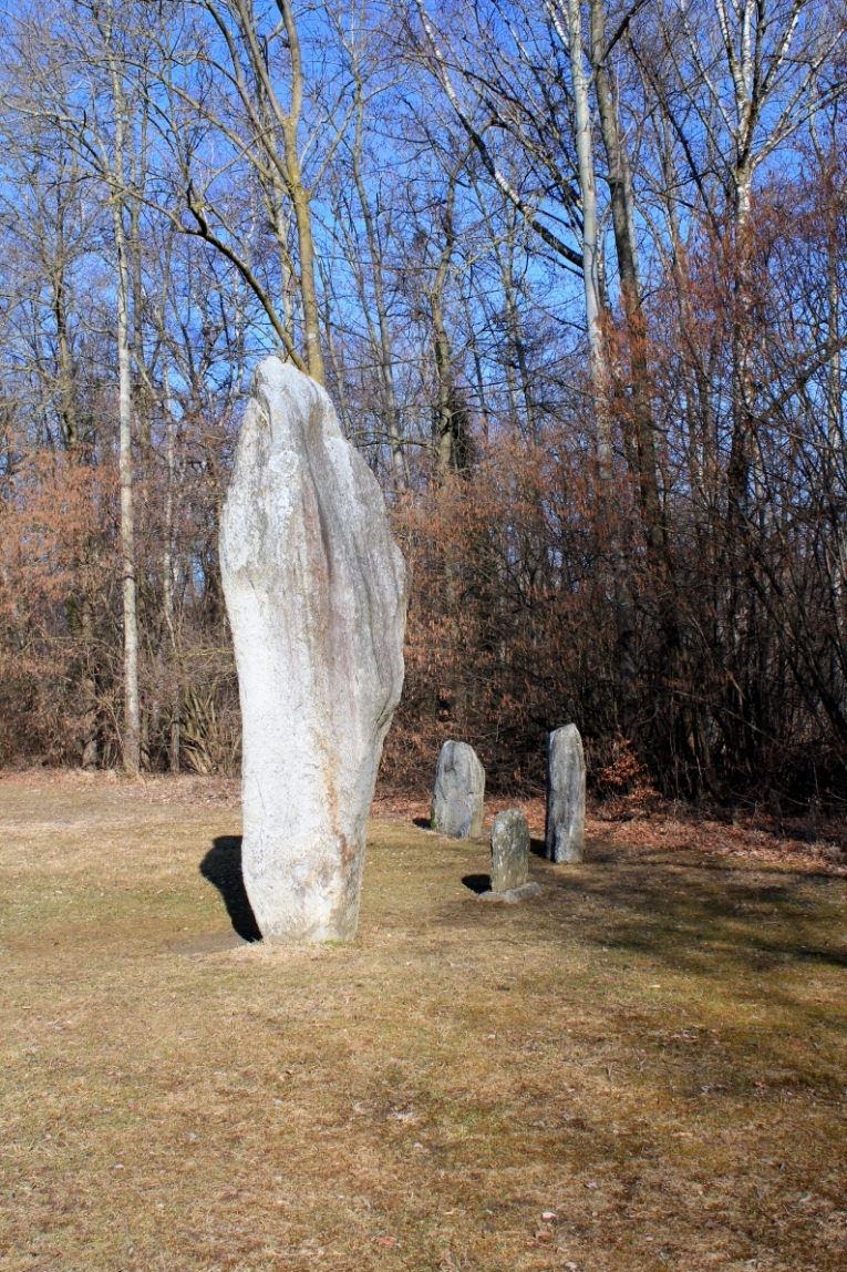 Menhirs et plage d'Yverdon-les-Bains