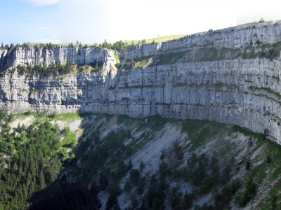 Vue panoramique sur le Creux-du-Van